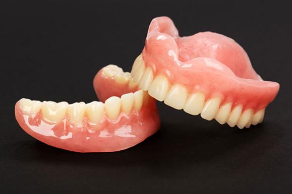 Fabrication de prothèses dentaires amovibles 